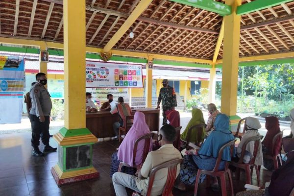 Warga Desa  Sumber,Boyolali Terima BLT Ringankan Warga Tak Mampu Sebelum Lebaran