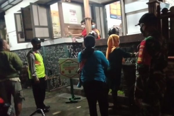Warung Pak Wid Kampung Bayangan, Kel.Siswodopuran Tak Luput Dari Sasaran Petugas