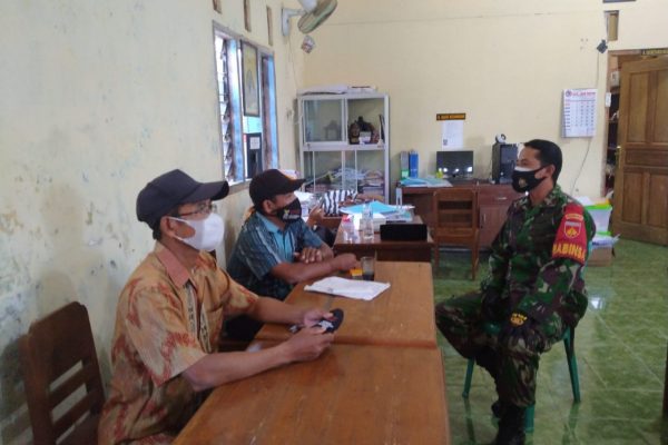 Babinsa Bukuran,Kodim Sragen Sosialisasi 3 T dan 5 M, Putus Mata Rantai Covid-19