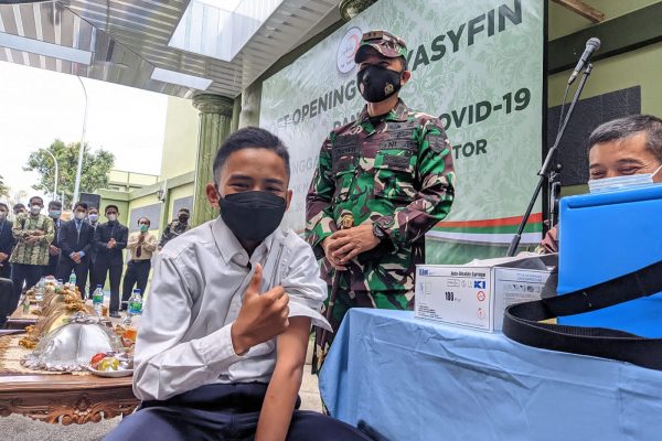 Serius Tangani Kesehatan Santri dan Asatidz, PMDG Gelar Vaksinasi dan Soft Opening RS Yasyfin