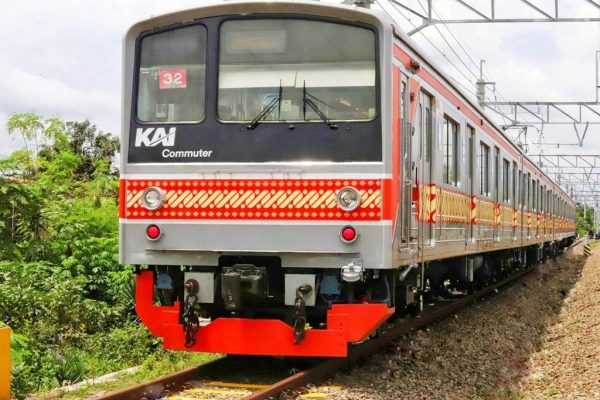 Persyaratan Naik KRL