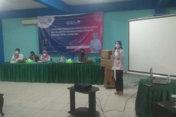 Anggota Komisi IX DPR RI,  Kunjungi Puluhan Kader Kesehatan di Kampus Imblam Depok