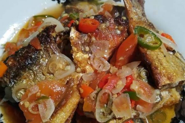 Gurihnya Sajian Oseng Mercon Ikan Bandeng Presto
