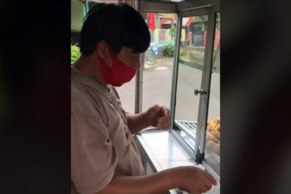 Heboh Sosok Penjual Tahu di Purwokerto Mirip Pelatih Shin Tae-yong
