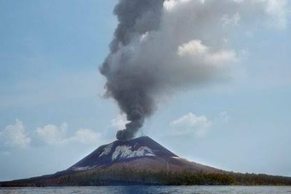 Gunung Anak Krakatau Erupsi, Status Waspada   