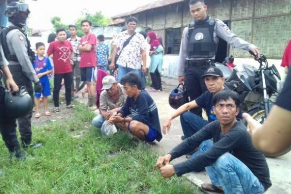 Gerebek Kampung Pesta Narkoba