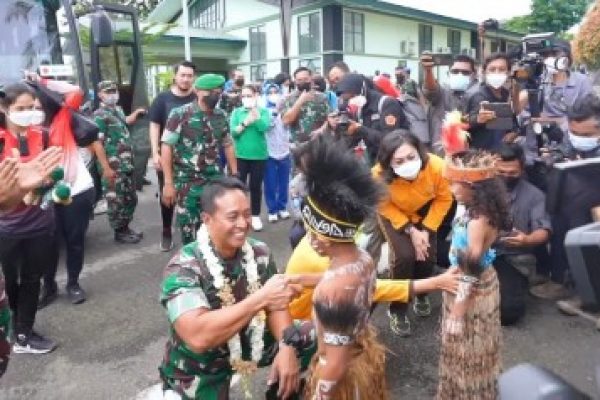 Panglima TNI Sambangi Kodim 18 Kasuari