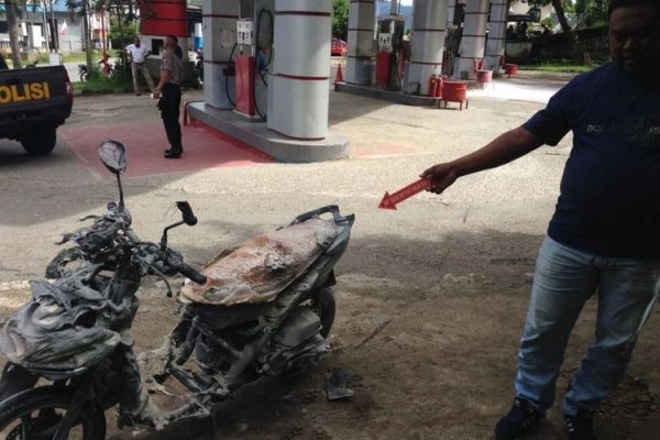 Buat Panik, Motor Terbakar Di SPBU Kebon Nanas Jakarta Timur