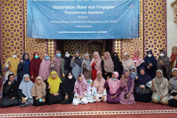Puluhan Walisantri dan Alumni Gontor Antusias Hadiri Silaturahmi Akbar IKPM Depok   