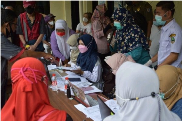 Tekan Kasus Covid 19, Kecamatan Pancoran Mas Gelar Vaksinasi Massal