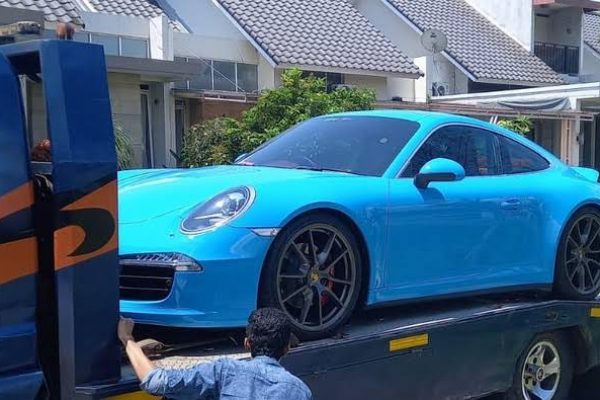 Mobil Porsche dan Moge Doni Salaman Disita Bareskrim
