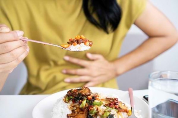 Atasi Asam Lambung, Hindari Makanan Pedas dan Minuman Beralkohol