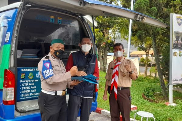 Samsat Depok 1 Gelar Ngabuburit di Depan Pospol Grand Depok City GDC