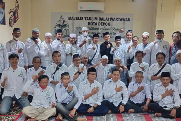 MT.Balai Wartawan Depok  Gelar Pengajian Romadhon 1443 H,Buka Puasa dan Bagi Sembako