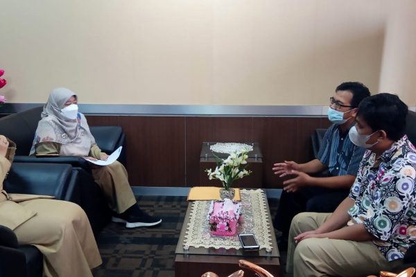 Hadiri pengukuhan pengurus IPKB Jabar, Ketua IPKB Depok silaturahmi ke DP3AP2KB