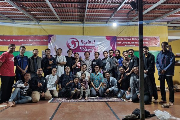 Komunitas Seni Tim Ilustrasi Ikatan Teater Alumni Gontor Adakah Ngobrol Bareng & Buka Bersama