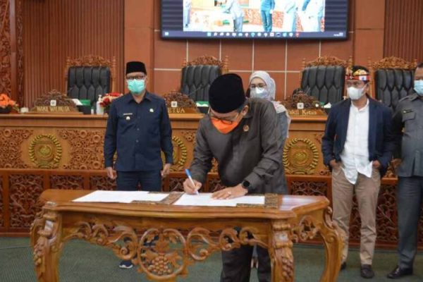 Sidang Paripurna LPJ Wali Kota Depok Tahun 2021, DPRD Apresiasikan Kepada Disdukcapil Karena Meraih Penghargaan