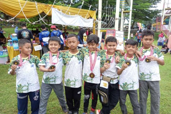 Siswa Al-Iman Raih Juara 1 Master Archery Competition