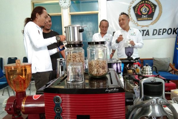 2 Anggota PWI Kota Depok Ikuti Pelatiha Barista, Kegiatan TJSL PLN UIP2B JAMALI Bina UMKM
