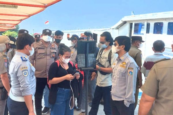Di Dermaga Pulau Kelapa Kep Seribu Utara, 62 Wisatawan Tiba Jalani Scan PeduliLindungi