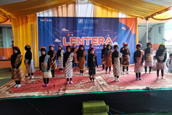 Jelang Wisuda Kelas 6 dan 9, Sekolah Islam Al-Iman Gelar LENTERA