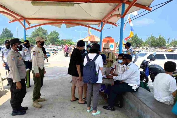 Polsek Kep Seribu Utara Wajibkan 1.278 Wisatawan Tinggalkan Pulau Harapan Usai Liburan Jalani Scan Chek Out PeduliLindungi