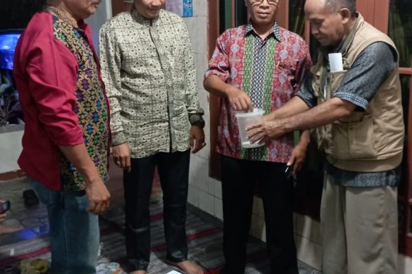 Pengocokan No Urut  CAlon Ketua  RW01 Keluraham Jatijajar  Kota  Depok Berjalan Lancar