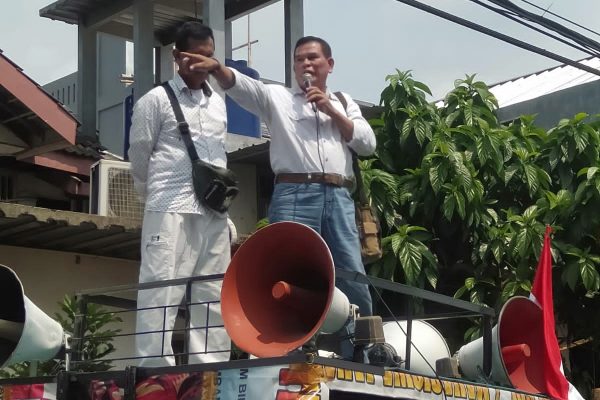 Warga Datangi Kantor PT. JNE Kampung Serap,Kel.Tirta Jaya,Cilodong Depok