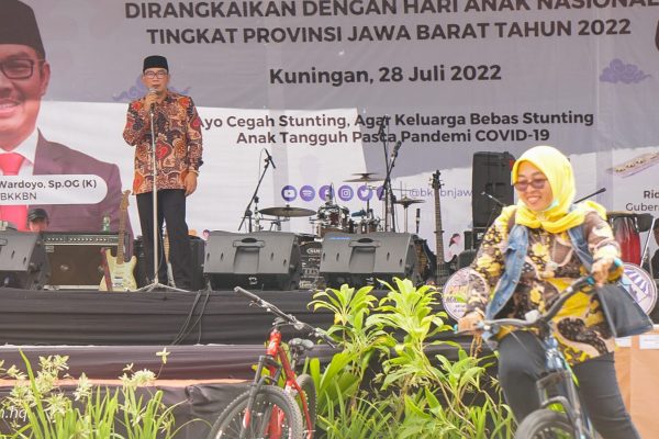 Ridwan kamil: “Ayo cegah stunting agar keluarga jawa barat bebas stunting”