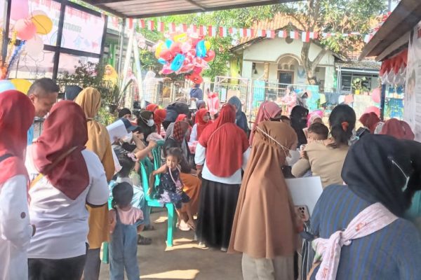 Posyandu Kasih Ibu Satu RW01 Kelurahan Jatijajar Laksanakan Bulan Imunisasi Anak Nasional 2022