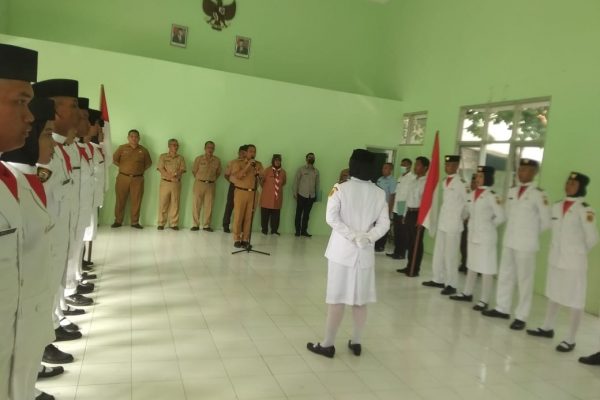 Camat Kemang Kukuhkan Paskibraka Tingkat Kecamatan Kemang