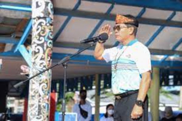 Pemerintah Provinsi (Pemprov) Memperingati Hari Olahraga Nasional (Haornas) Ke-39 Tahun Dengan Menggelar Upacara Di Lapangan Agathis