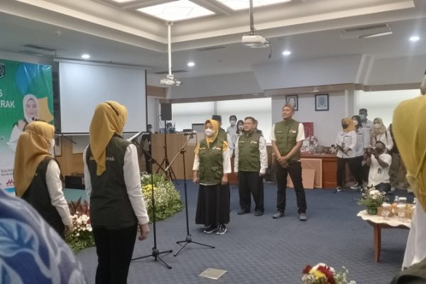 Disaksikan Bu Cinta, Pengukuhan Pengurus dan Ranting Jabar Bergerak Kota Depok Berlangsung Khidmad