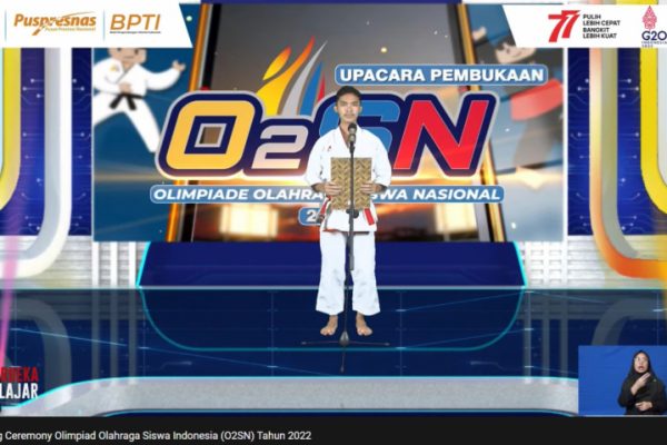 Juan Lexsie Berhasil Meraih Medali Perunggu Cabang Olahraga Karate Kata Putra