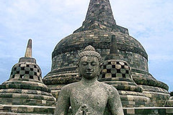 900 Seniman Festival Indonesia Bertutur di Kawasan Borobudur