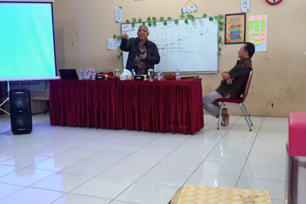 Guru Al-Iman Siap Implementasikan Kurikulum Merdeka