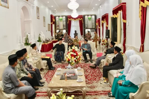 Silaturahmi ke Gubernur Sumbar, Ketum Persis Sebut Sumatera Barat dan Jawa Barat Punya Ikatan Ideologis dan Historis
