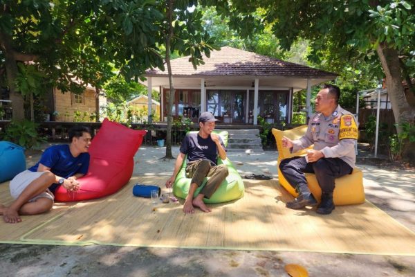 Bhabinkamtibmas Pulau Pramuka Himbau Warga untuk Tetap Bersatu Pasca Pemilu 2024