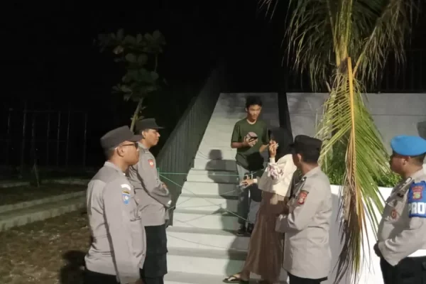 Polsek Kepulauan Seribu Utara Gelar Patroli Malam Dialogis di Pulau Harapan untuk Ciptakan Kamtibmas yang Aman dan Kondusif