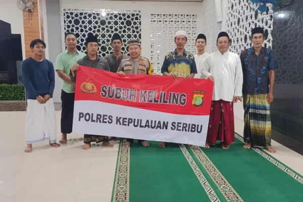 Bhabinkamtibmas Pulau Untung Jawa Polres Kepulauan Seribu Gelar Giat Cooling System dalam Subuh Keliling