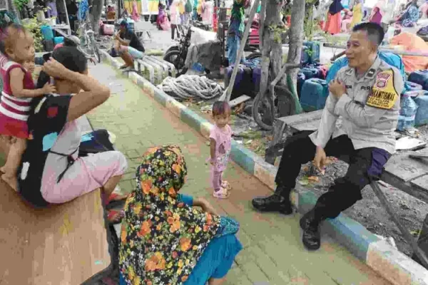Bhabinkamtibmas Pulau Kelapa Sosialisasikan Pencegahan Stunting dan Peringatkan Bahaya Hoax kepada Ibu-Ibu
