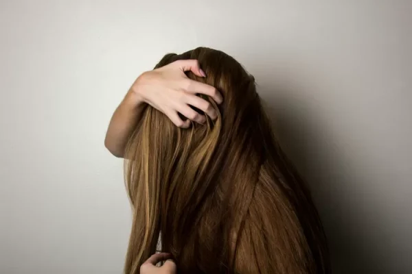 Mencegah dan Mengatasi Rambut Rontok: Tips Untuk Kesehatan Rambut Optimal