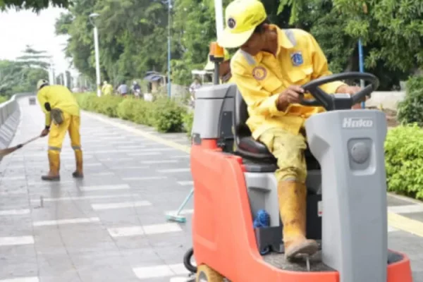 Dinas Bina Marga Adakan Kerja Bakti Serentak di Lima Wilayah Kota Jakarta