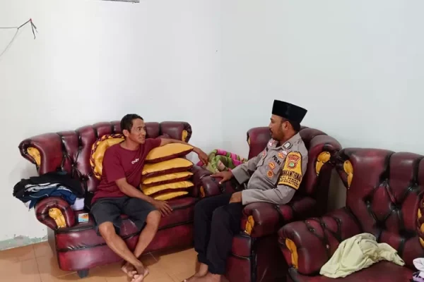 Bripka Amirulloh Maliki, SH Sambangi Tokoh Masyarakat Pulau Sabira untuk Ciptakan Situasi Kamtibmas yang Aman