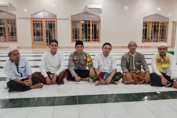 Bhabinkamtibmas Pulau Panggang, Ajak Warga Jaga Situasi Aman di Bulan Suci Ramadhan