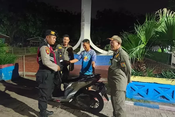 Patroli Malam Bulan Ramadhan: Polsek Kepulauan Seribu Selatan Jaga Kamtibmas Pasca Pemilu 2024