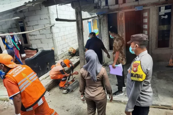 Briptu Tulus Bersama Puskesmas dan Pemda Lakukan Upaya Pencegahan DBD di Pulau Lancang, Kepulauan Seribu Selatan