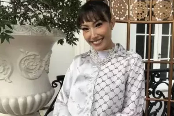 Ayu Dewi Maksimalkan Fungsi Istri Selama Ramadan