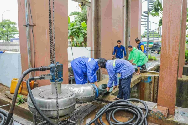 Pj. Gubernur Heru Pastikan Peralatan di Rumah Pompa Ancol Berjalan Optimal