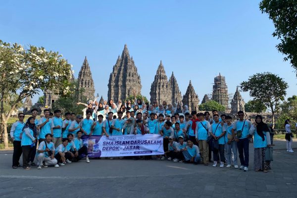 SMA Islam Darussalam Depok Adakan Kegiatan Goes To Yogya 2024 Bersama Dirgantara AIA Tour Travel